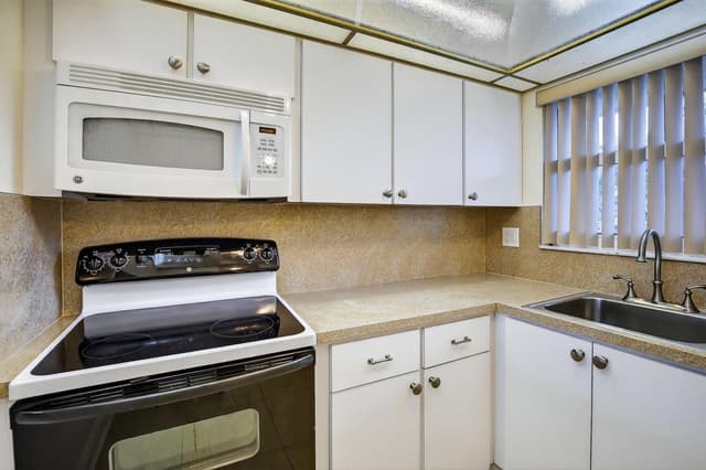2951 Sunrise Lakes Drive E # 107, Sunrise FL 33322 - Sunrise, FL - Photo 5