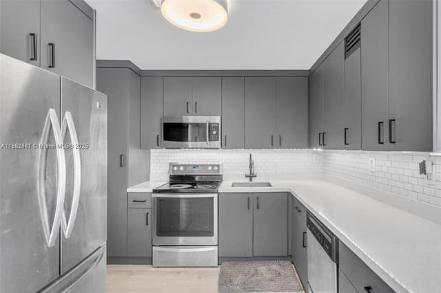 6900 Bay Dr # 11F, Miami Beach FL 33141 - Miami Beach, FL - Photo 2