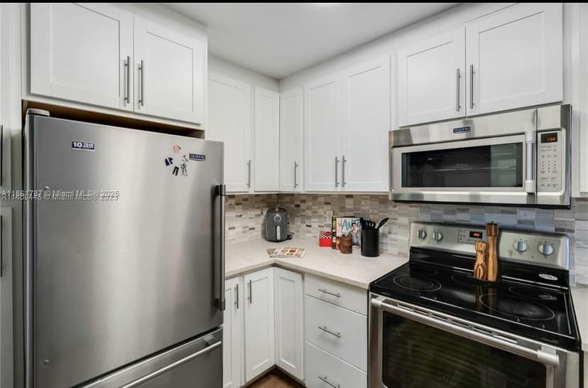 7173 Orange Dr # 214B, Davie FL 33314