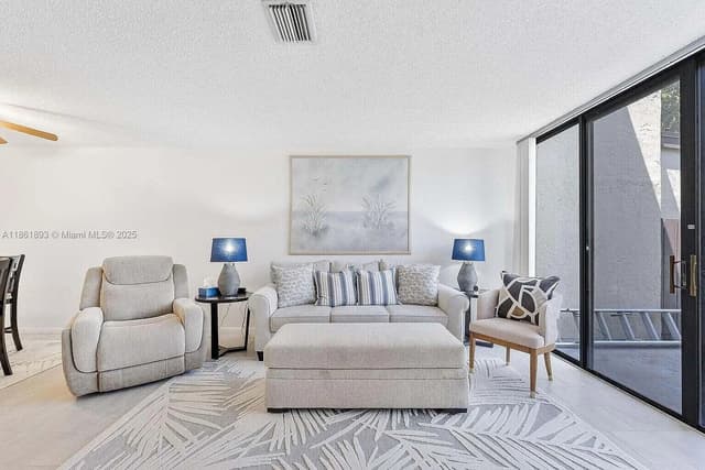 4575 S Carambola Cir S # 27206, Coconut Creek FL 33066 - Coconut Creek, FL - Photo 4