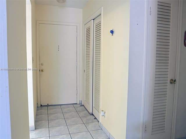 319 NE 14th Ave # 505, Hallandale Beach FL 33009 - Hallandale Beach, FL - Photo 4