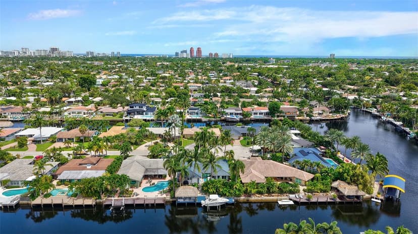 2131 NE 15th Ter, Wilton Manors FL 33305