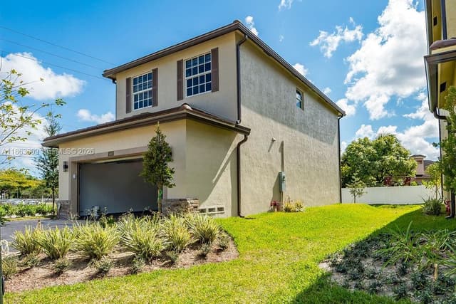 5400 NW 57th Ct, Tamarac FL 33319 - Tamarac, FL - Photo 2