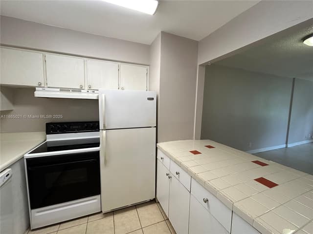 6505 Winfield Blvd # 18, Margate FL 33063 - Margate, FL - Photo 2