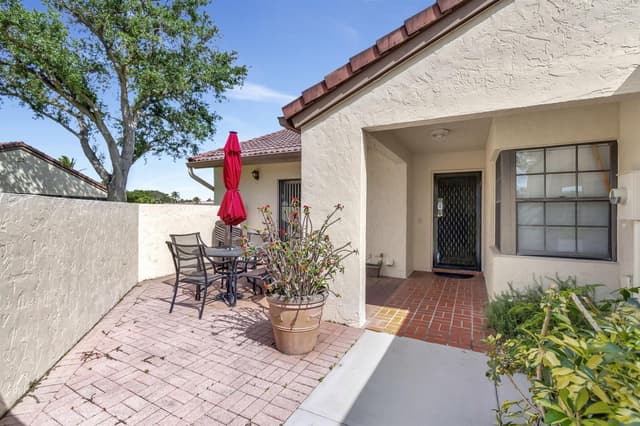 5531 Parkwalk Circle E, Boynton Beach FL 33472 - Boynton Beach, FL - Photo 2