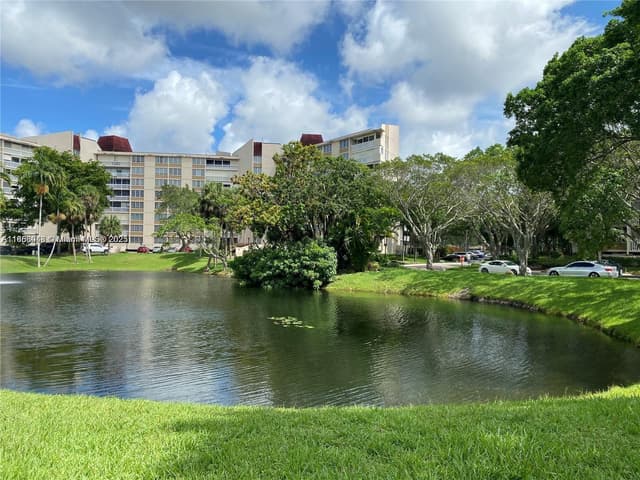 7051 Environ Blvd # 431, Lauderhill FL 33319 - Lauderhill, FL - Photo 2