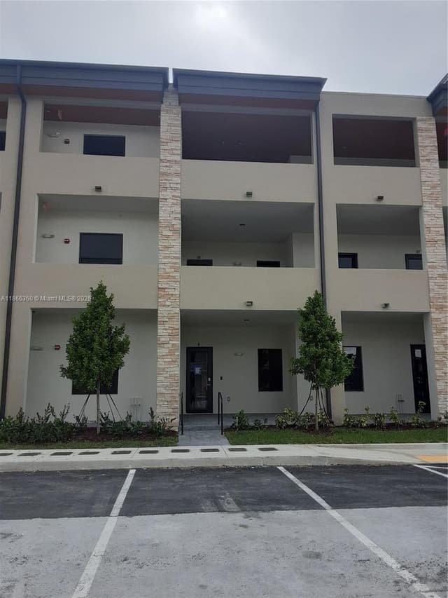 8175 NW 104th Ave # 35, Doral FL 33178 - Doral, FL - Photo 3