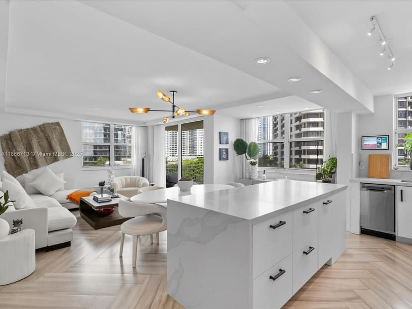 770 Claughton Island Dr # 701, Miami FL 33131