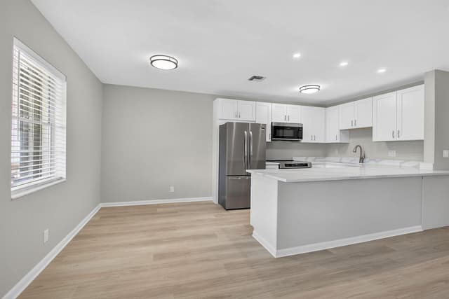 42 Easthampton B, West Palm Beach FL 33417 - West Palm Beach, FL - Photo 7