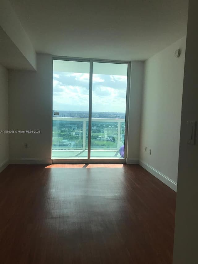 1800 N Bayshore Dr # 3910, Miami FL 33132 - Miami, FL - Photo 2