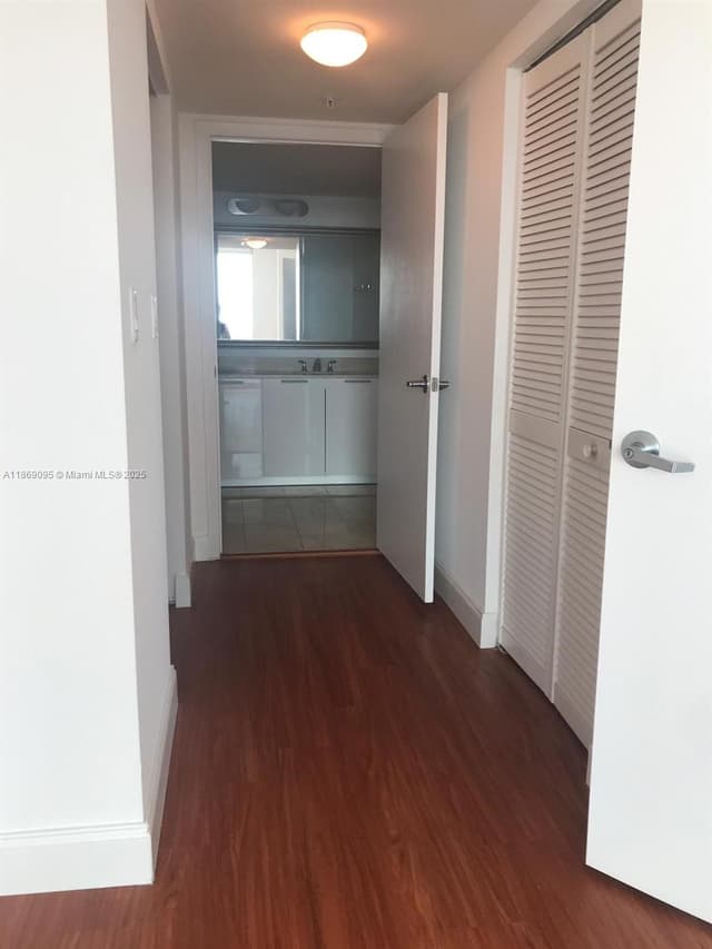 1800 N Bayshore Dr # 3910, Miami FL 33132 - Miami, FL - Photo 5