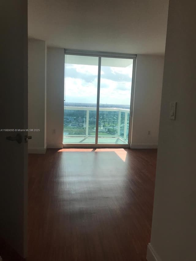 1800 N Bayshore Dr # 3910, Miami FL 33132 - Miami, FL - Photo 4