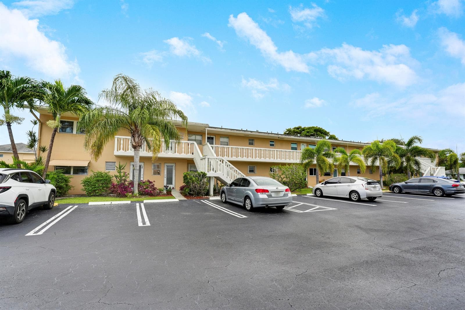2132 NE 1st Way # 201, Boynton Beach FL 33435 - Boynton Beach, FL - Photo 1