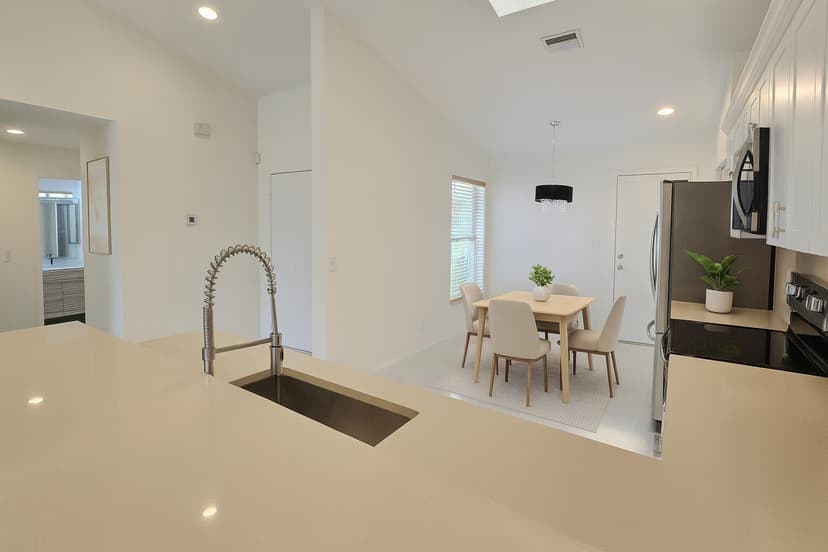 5622 Royal Lake Circle, Boynton Beach FL 33437