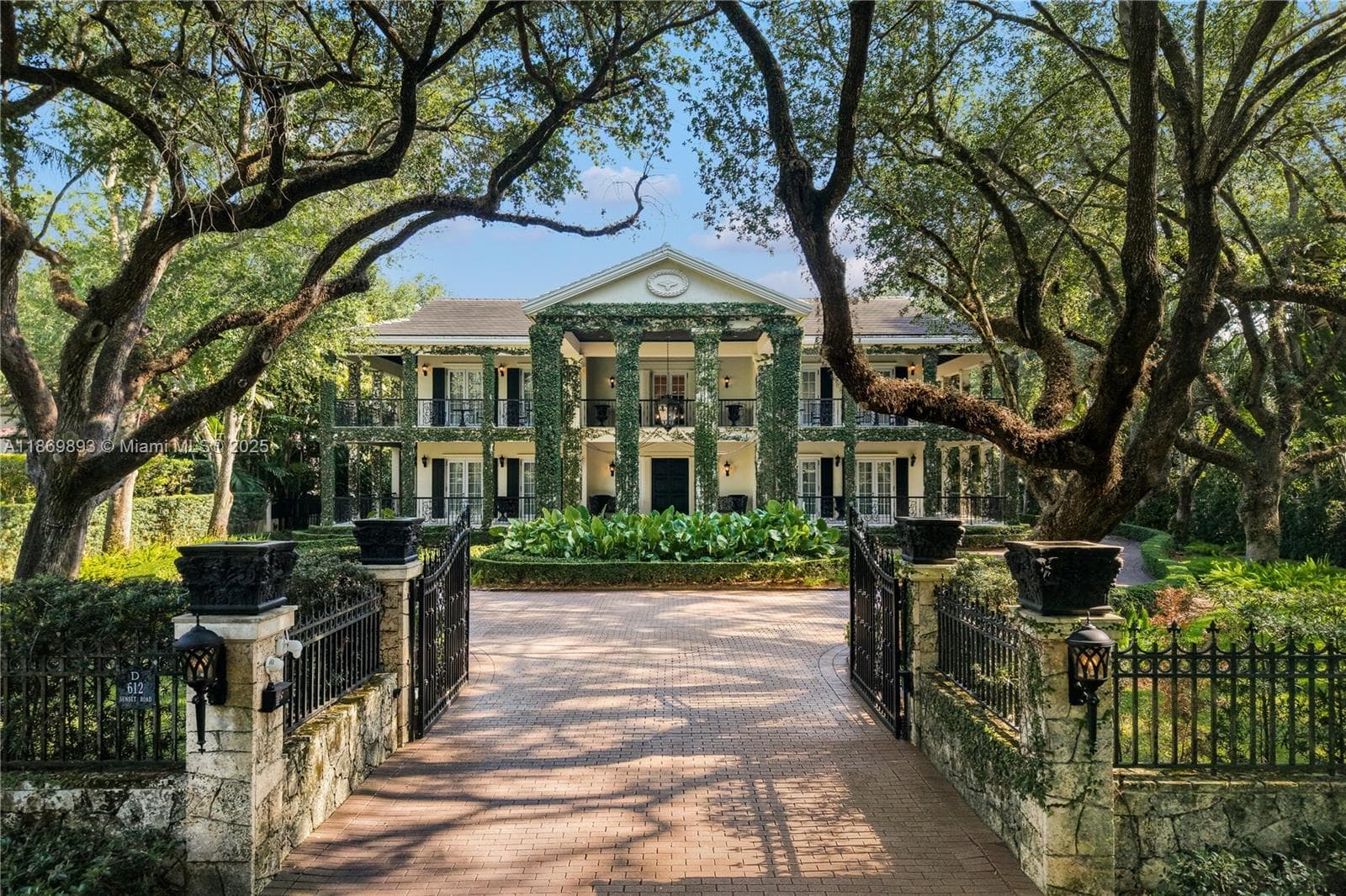612 Sunset Dr, Coral Gables FL 33143