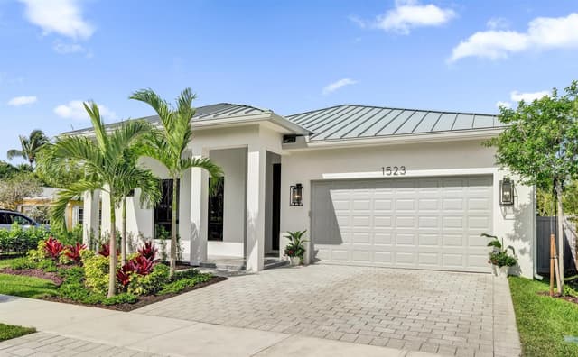 1523 NE 17th Way, Fort Lauderdale FL 33304 - Fort Lauderdale, FL - Photo 2