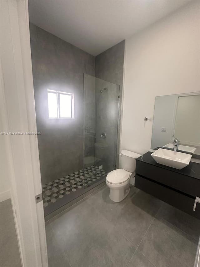2423 NW 23rd Ln, Fort Lauderdale FL 33311 - Fort Lauderdale, FL - Photo 6