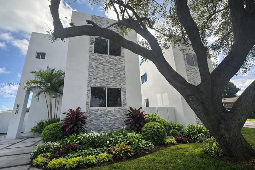 538 NW 17th Ave, Fort Lauderdale FL 33311