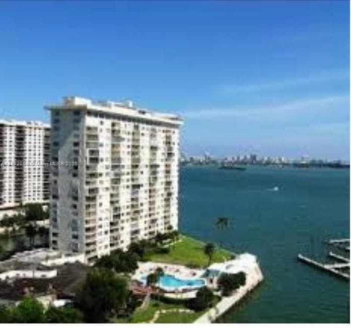 11111 Biscayne Blvd # 4D, Miami FL 33181