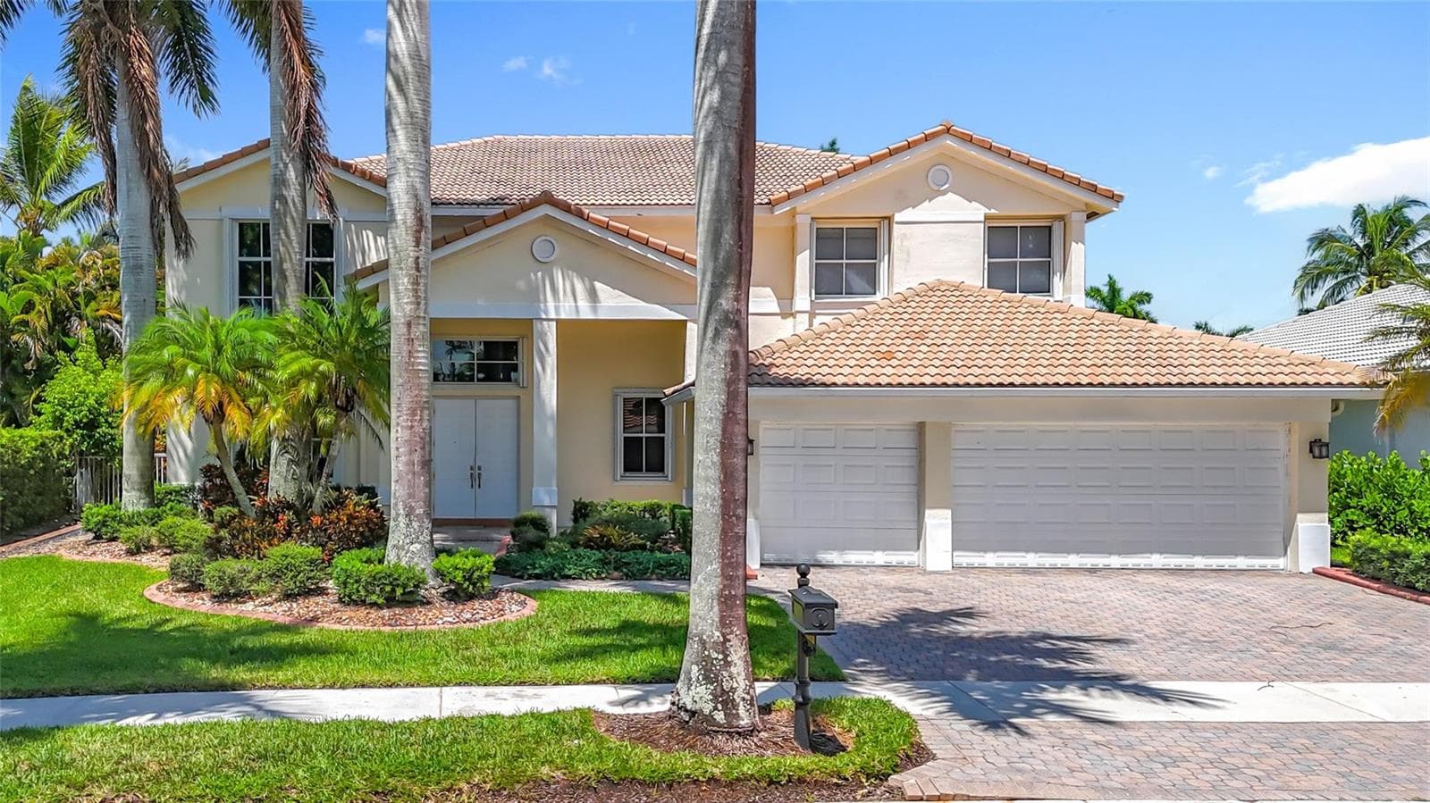 1673 VICTORIA POINTE Circle, Weston FL 33327 - Weston, FL - Photo 1