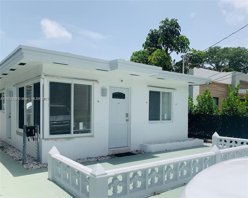 116 SE 9th Ct, Hallandale Beach FL 33009