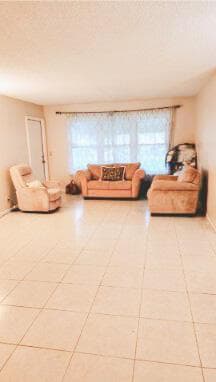7205 W Oakridge Circle, Lake Worth FL 33462 - Lake Worth, FL - Photo 3