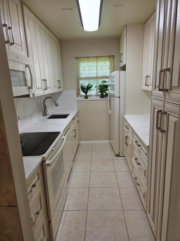 7205 W Oakridge Circle, Lake Worth FL 33462 - Lake Worth, FL - Photo 4