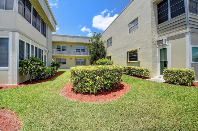 318 Monaco G # G, Delray Beach FL 33446 - Delray Beach, FL - Photo 4