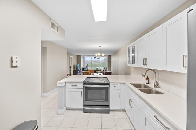 4539 Luxemburg Court # 104, Lake Worth FL 33467 - Lake Worth, FL - Photo 4