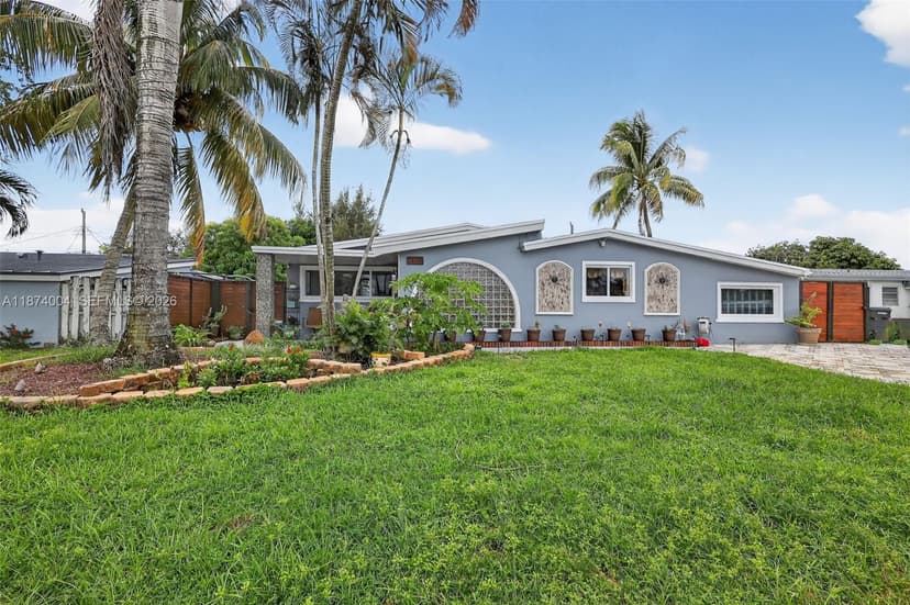 7120 Wilson St, Hollywood FL 33024