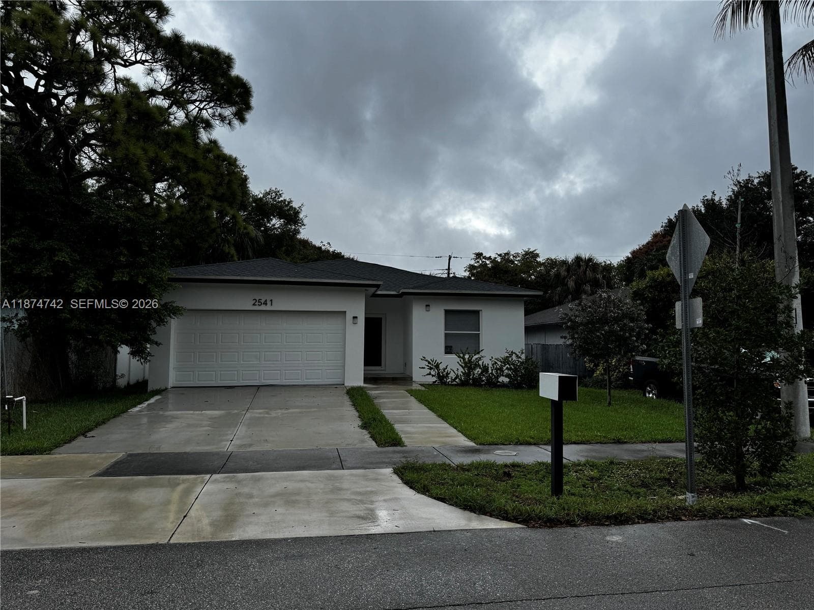 2541 NW 9th St, Fort Lauderdale FL 33311 - Fort Lauderdale, FL - Photo 1