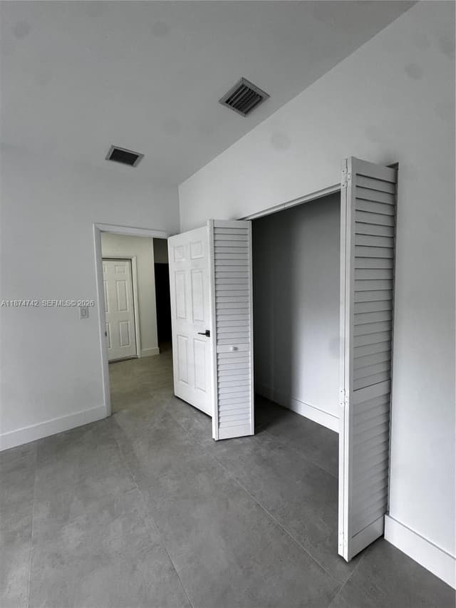 2541 NW 9th St, Fort Lauderdale FL 33311 - Fort Lauderdale, FL - Photo 5