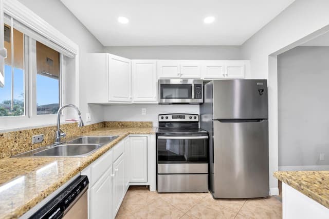 5300 Washington Street # D308, Hollywood FL 33021 - Hollywood, FL - Photo 5
