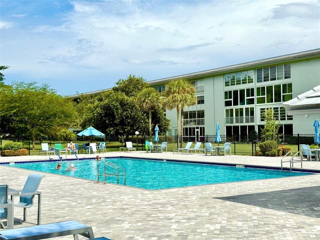 2504 Antigua Terrace # D2, Coconut Creek FL 33066 - Coconut Creek, FL - Photo 2