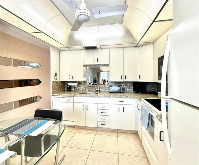 2504 Antigua Terrace # D2, Coconut Creek FL 33066 - Coconut Creek, FL - Photo 7
