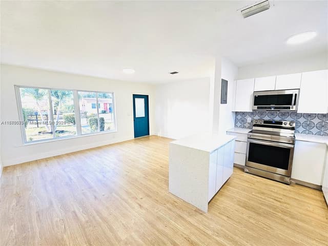 1117 W 26th Ct, Riviera Beach FL 33404 - Riviera Beach, FL - Photo 5