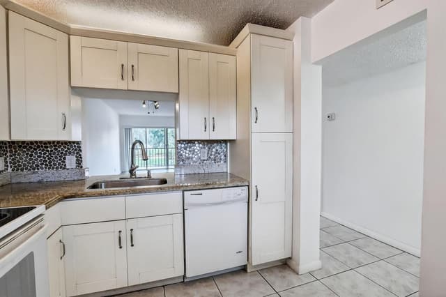 3905 N Nob Hill Road # 201, Sunrise FL 33351 - Sunrise, FL - Photo 7