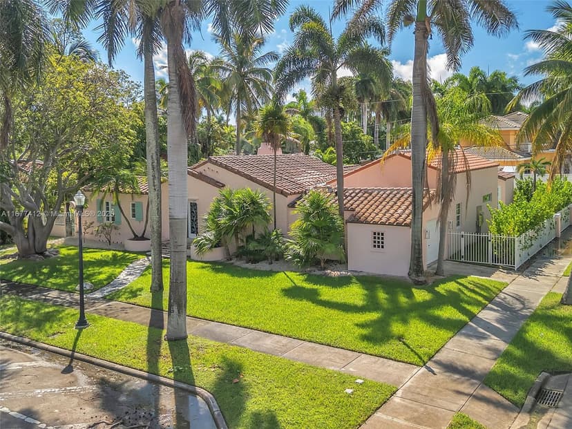 856 Tyler St, Hollywood FL 33019