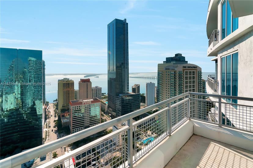 60 SW 13th St # 3402, Miami FL 33130