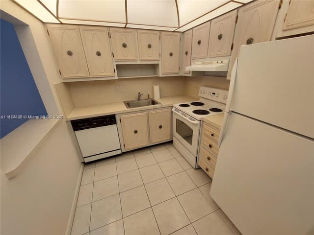 257 S Cypress Rd # 438, Pompano Beach FL 33060 - Pompano Beach, FL - Photo 2