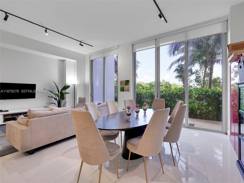 16385 Biscayne Blvd # 105, North Miami Beach FL 33160