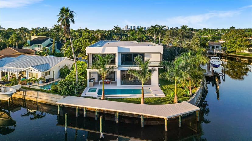 2033 NE 22nd St, Wilton Manors FL 33305