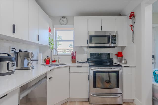 8900 Washington Boulevard # 115, Pembroke Pines FL 33025 - Pembroke Pines, FL - Photo 6