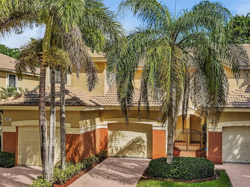 3865 Tree Top Dr, Weston FL 33332