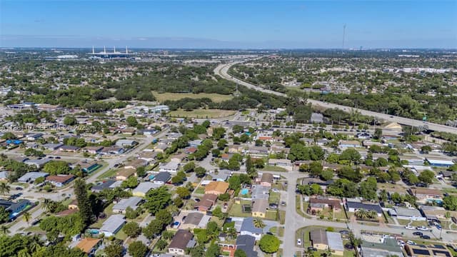 1375 NW 181st St, Miami Gardens FL 33169 - Miami Gardens, FL - Photo 7