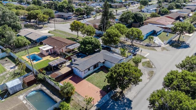 1375 NW 181st St, Miami Gardens FL 33169 - Miami Gardens, FL - Photo 4