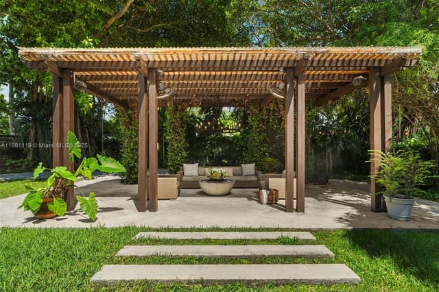 575 Bay Point Rd, Miami FL 33137 - Miami, FL - Photo 4