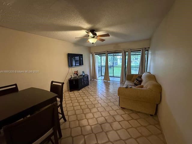 5915 Washington St # 116, Hollywood FL 33023 - Hollywood, FL - Photo 2