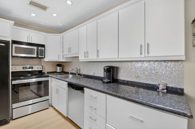 125 Suffolk C, Boca Raton FL 33434 - Boca Raton, FL - Photo 4