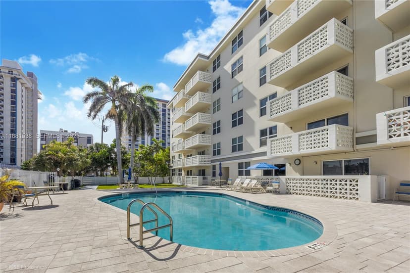 1901 S Ocean Dr # 303, Hollywood FL 33019